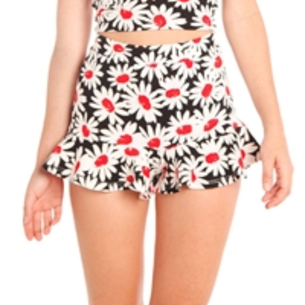 DAISY Print Black white red mini shorts boho